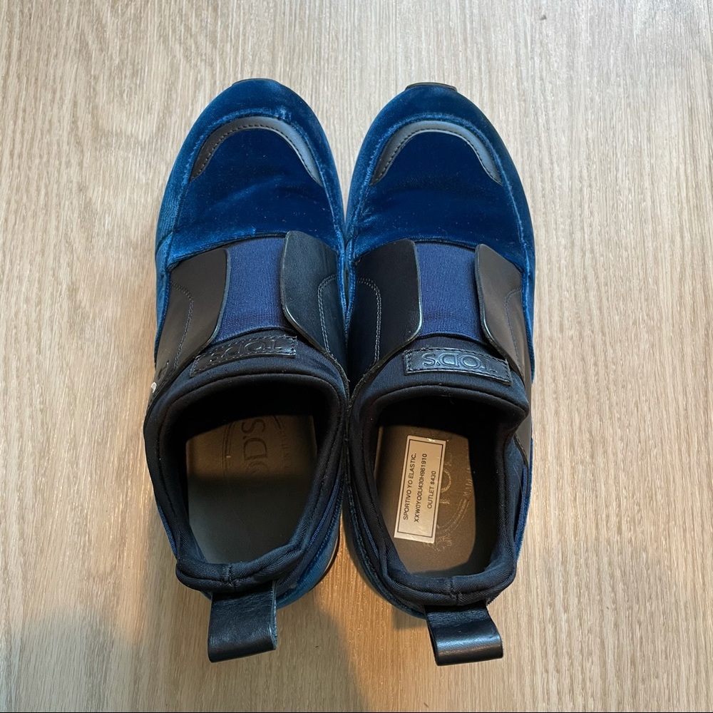 Tod’s Velvet with Leather Detail Sneaker size 7